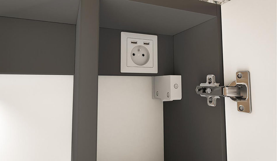 Електрически контакт + USB