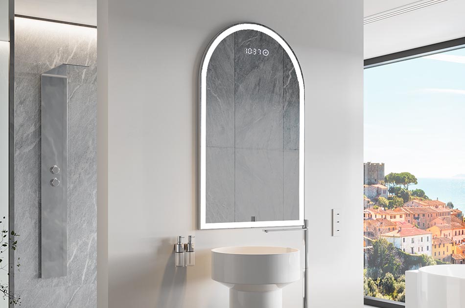 Огледало с неправилна форма с меко амбиентно осветление за елегантни интериори | ARTFORMA