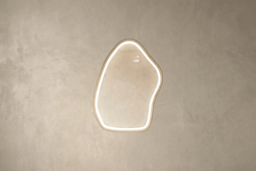 Огледала в декоративна рамка